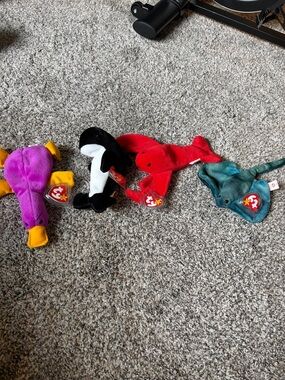 Lot of 4 original TY Beanie Babies PVC pellets 1993-